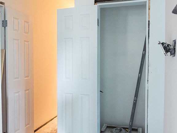 5th image of 1087 Carroll St APT B11
