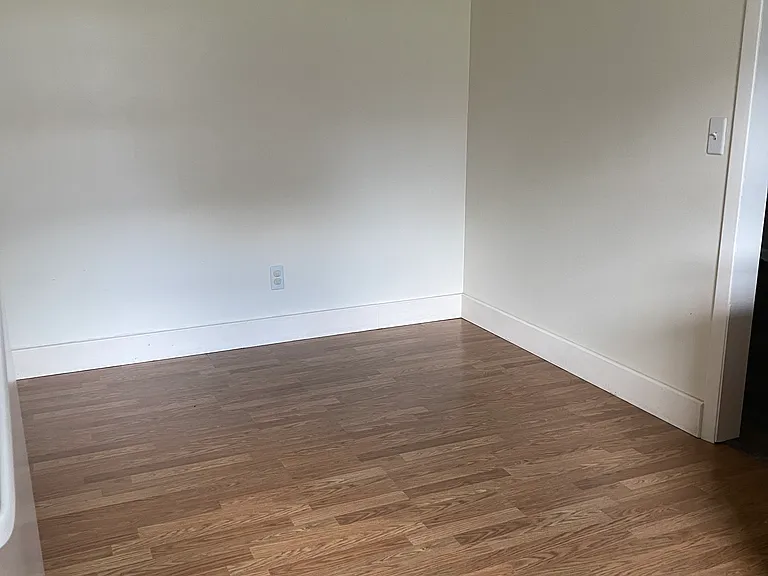 3217 S 131st Cir — Photo 8