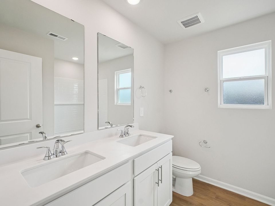 Secondary bathroom in the Paisley floorplan at a Meritage Homes community in Garner, NC.