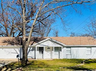 521 Merrill Dr, Bedford, TX 76022