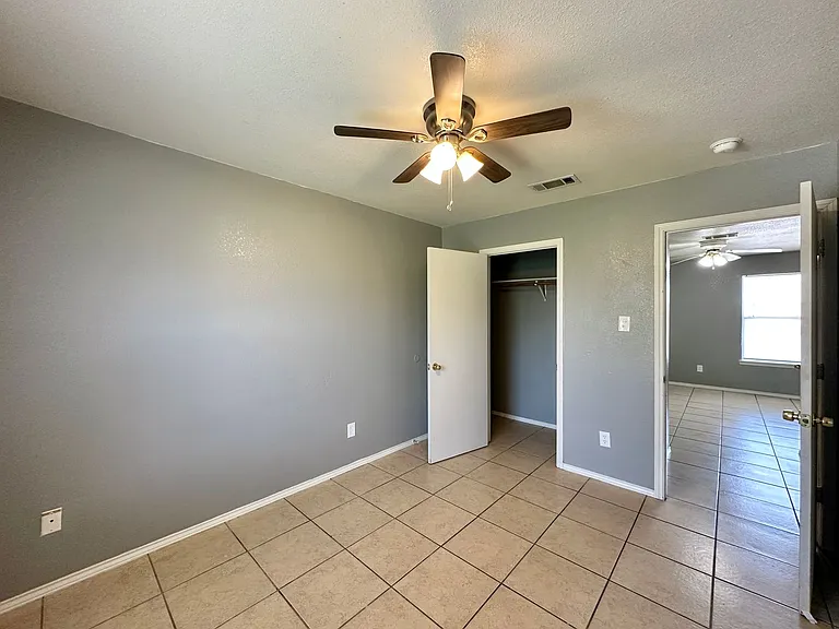 1704 Spring Rose Cir — Photo 56