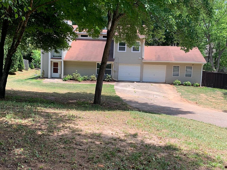 1st image of 85 Applewood Ct NW