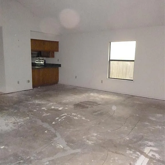 5704 Sterling Green Trl — Photo 3