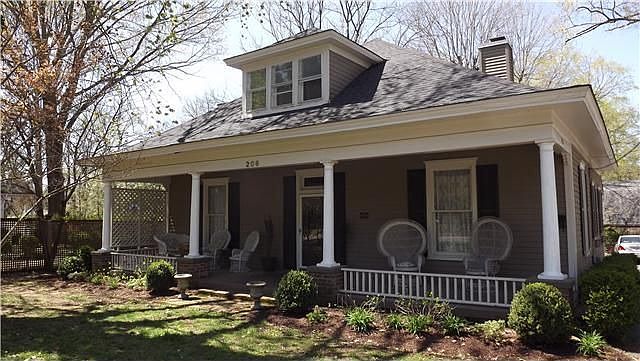 1st image of 206 Lewisburg Ave