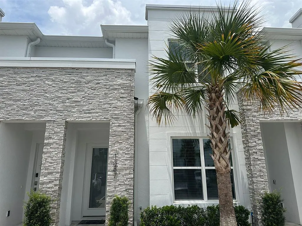 3 bed, 3.0 bath, 1855 sqft, $2,400 — Photo 2