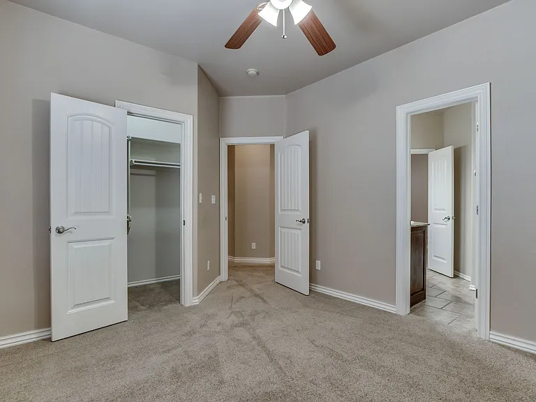 3341 Heritage Green Cir — Photo 34