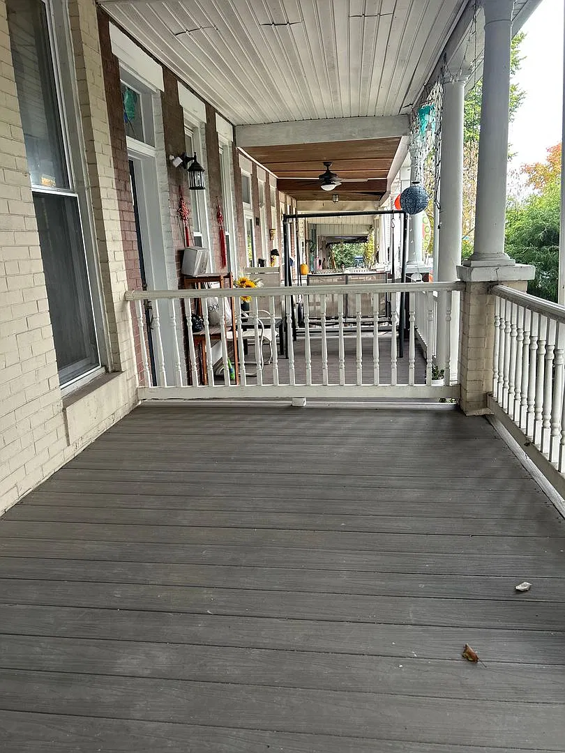 Charming 3BD/2.5BA Townhome w/ EV Charger in Hampden, MD! — Photo 2