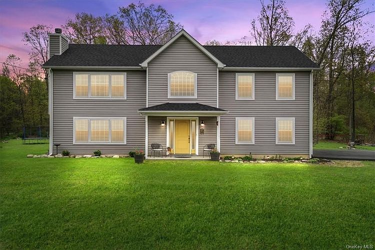 1st image of 102 Holloran Rd