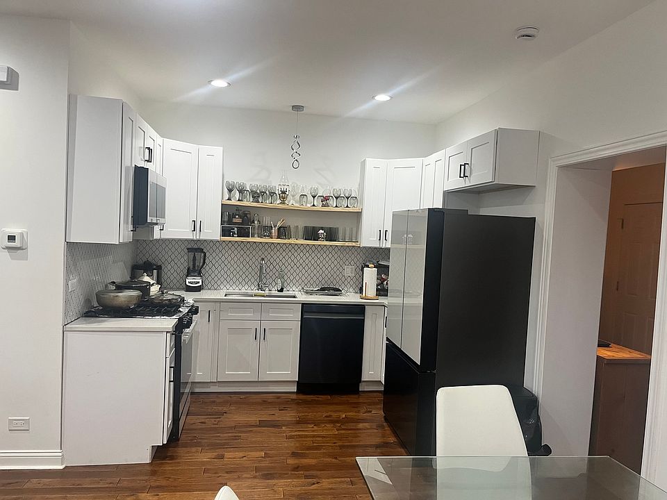 2nd image of 843 N Drake Ave