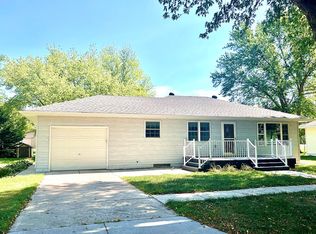 412 Maple St, Avon, SD 57315