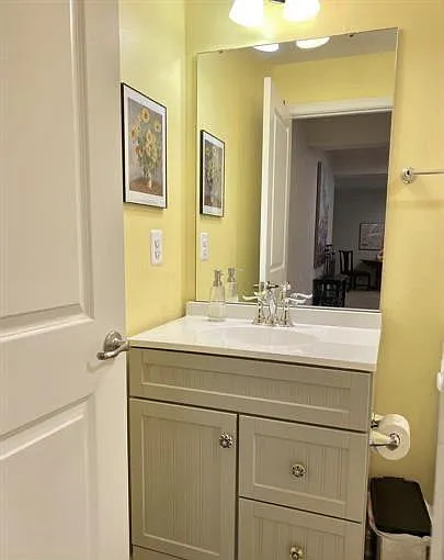 9411 Wood Creek Cir — Photo 27