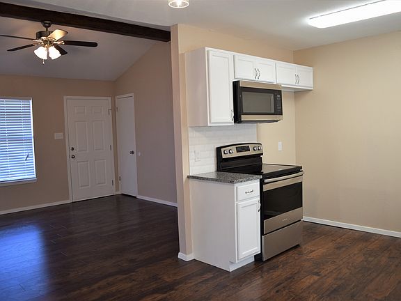 3rd image of 3950 Georgetown Dr