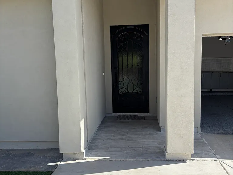 6327 E Dixileta Dr — Photo 1