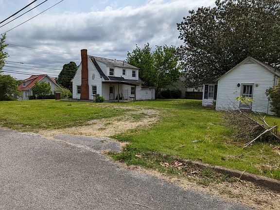 3rd image of 109 W Church St