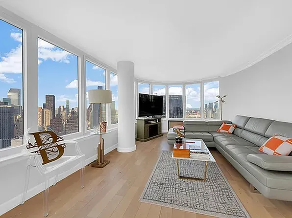 330 E 38th St APT 48E, New York, NY 10016