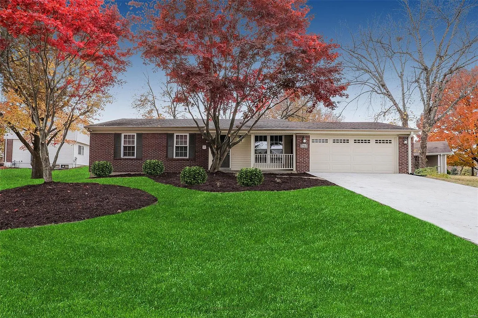1744 Arrowpoint Dr photo 1