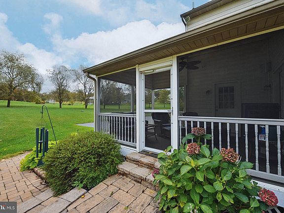 5th image of 48 Blossom Ln