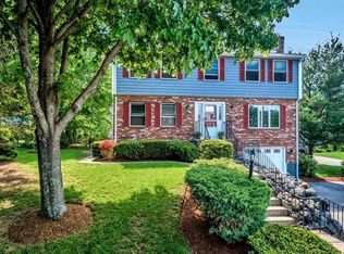 4 Majority Ln, Woburn, MA 01801