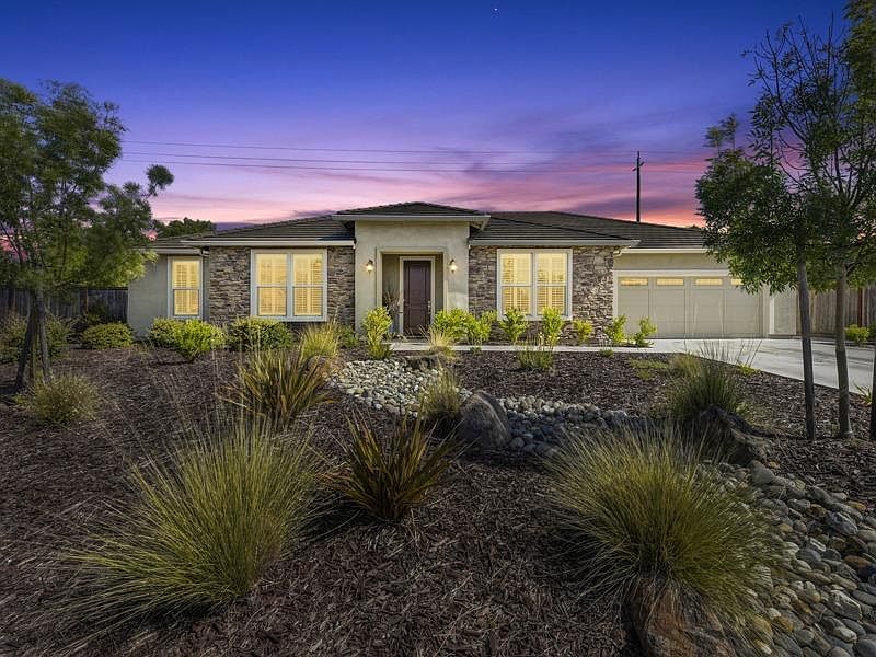 2nd image of 3620 Arden Villa Pl