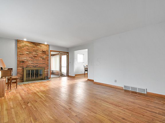 5th image of 2181 Leonard Ave