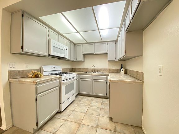 3rd image of 5640 Farmdale Ave APT 203