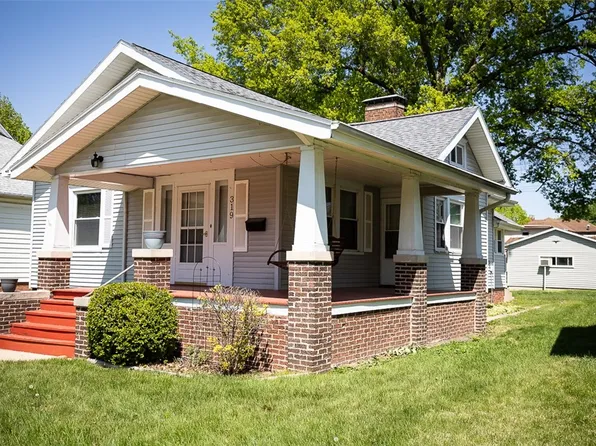 319 N Main St, Moweaqua, IL 62550