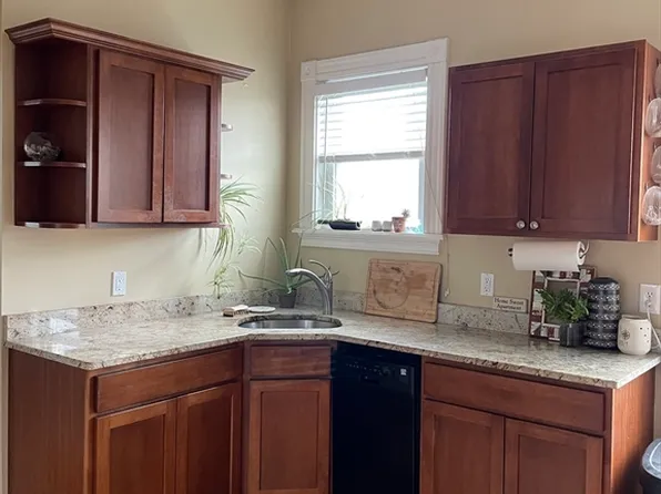 470 E 6th St, South Boston, MA 02127