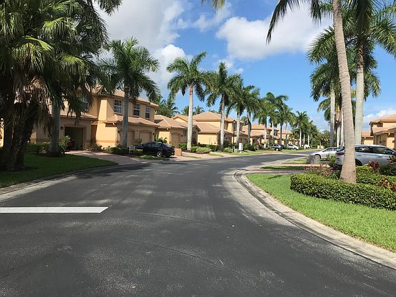 3rd image of 7871 Lake Sawgrass Loop APT 5414