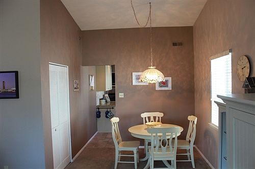 Cozy Dining Area