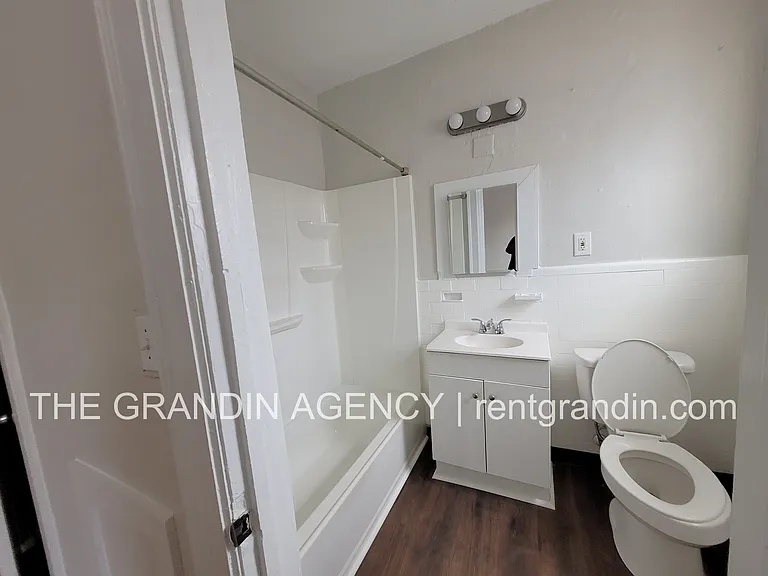 202 Elm Ave SW #A2 — Photo 9