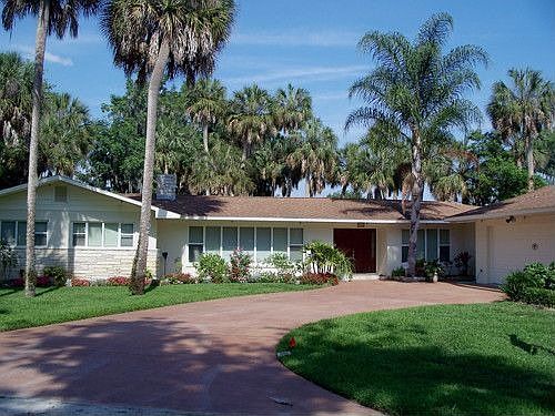 1st image of 5524 Lakeside Dr