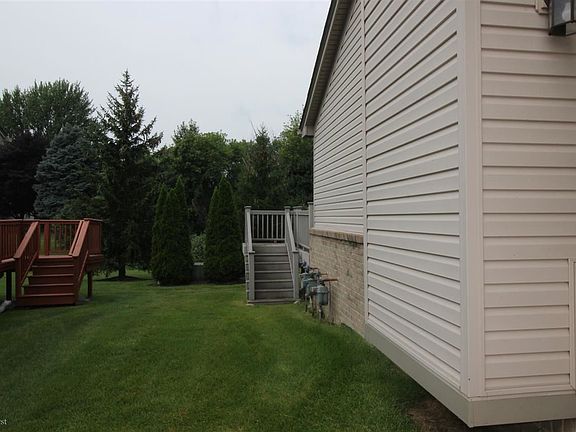 5th image of 53183 Pineridge Dr
