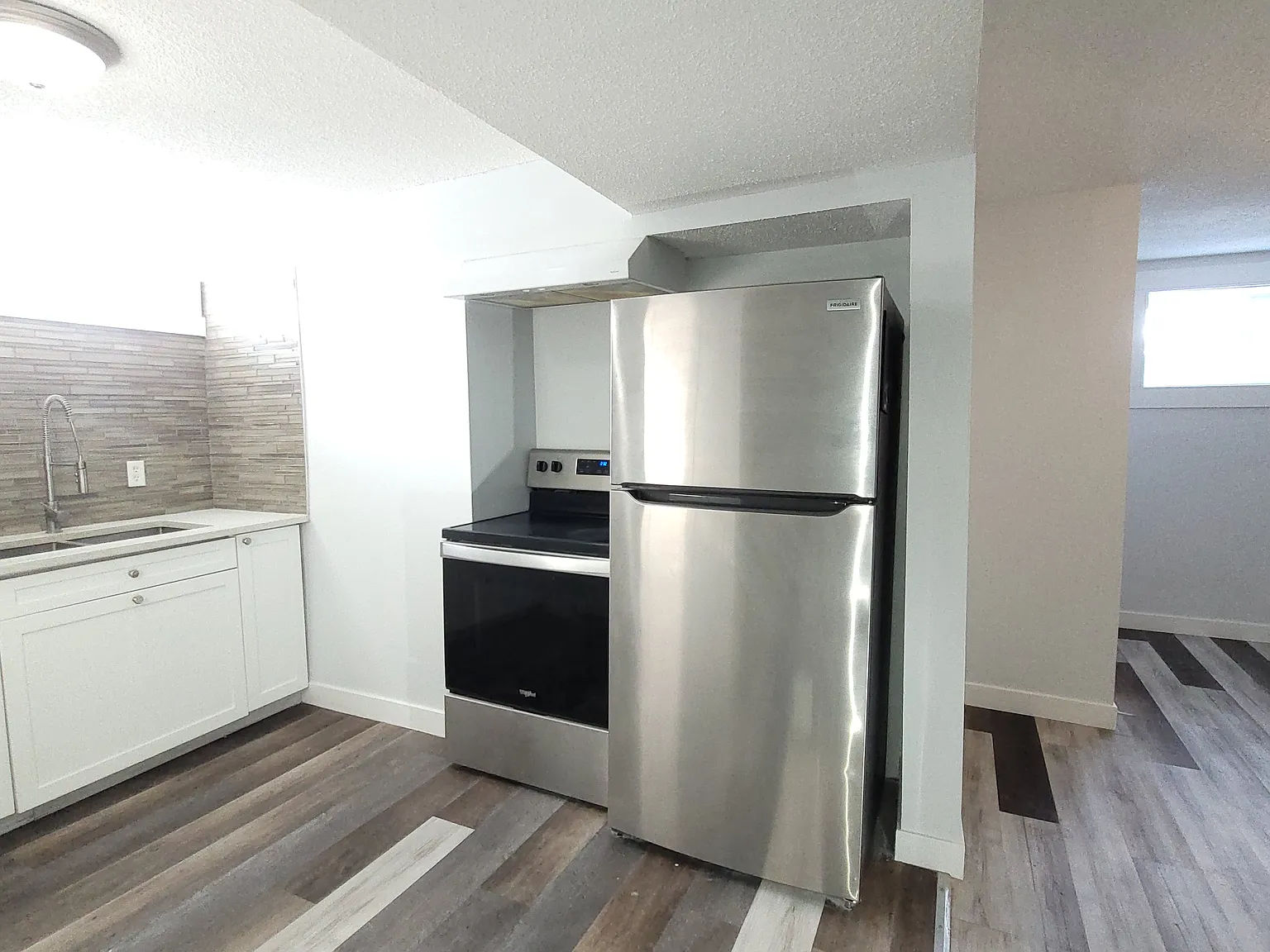 2 bed, 962 sqft, $1,550 — Photo 3