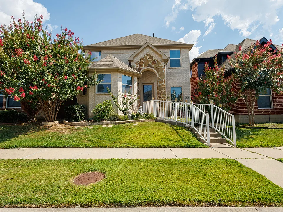 1020 Paradise Cv