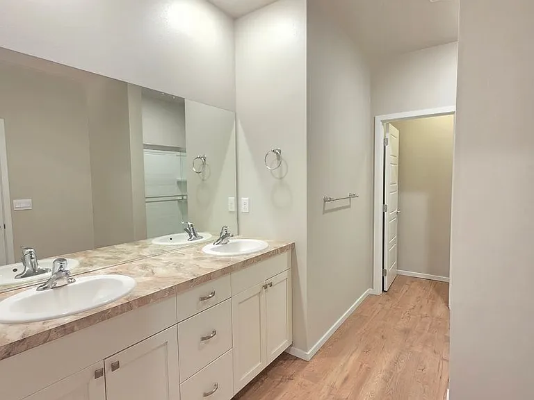 5711 W Georgetown Ln — Photo 18