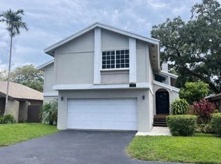 4104 N 49th Ave, Hollywood, FL 33021