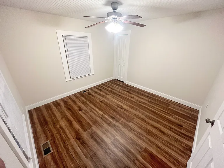 115 Oakdale St — Photo 4