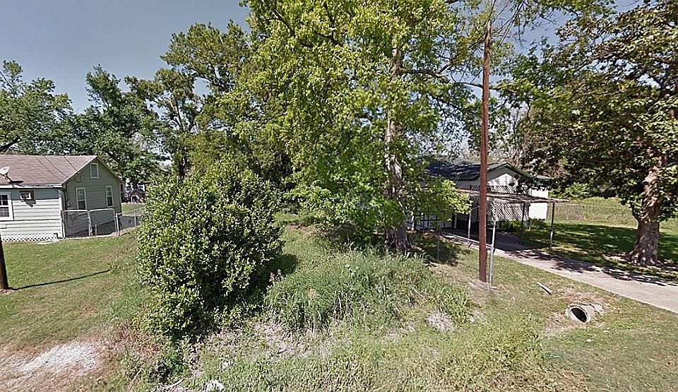 1st image of 2419 Fairbanks St