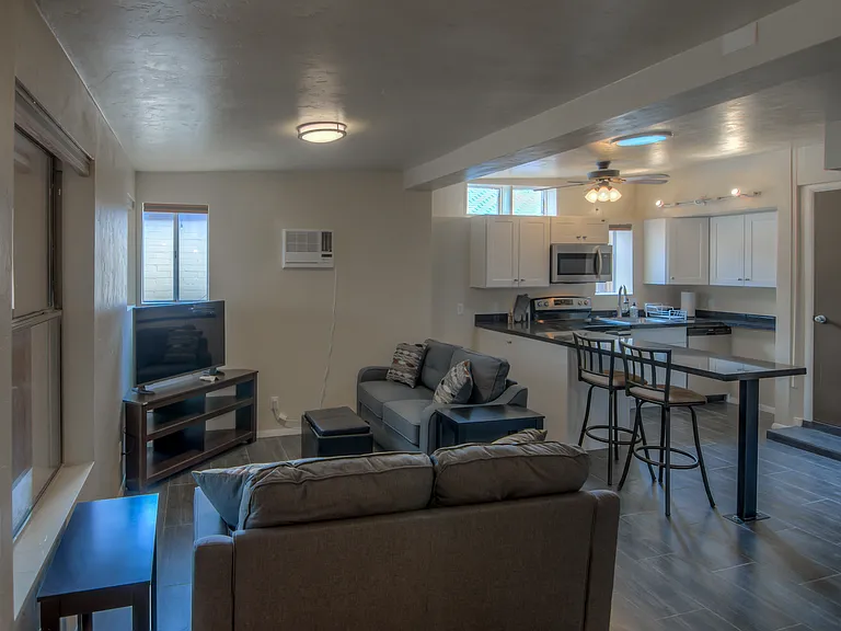 2625 E Prince Rd #B — Photo 18