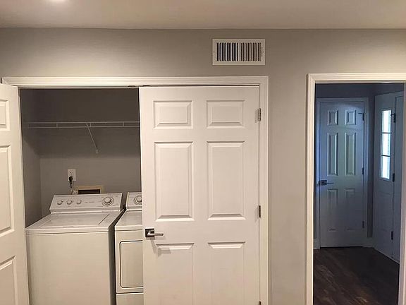 5th image of 5030 Bell Dr SE