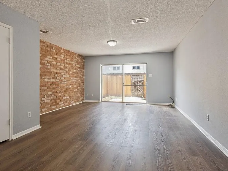14447 Misty Meadow Ln — Photo 10