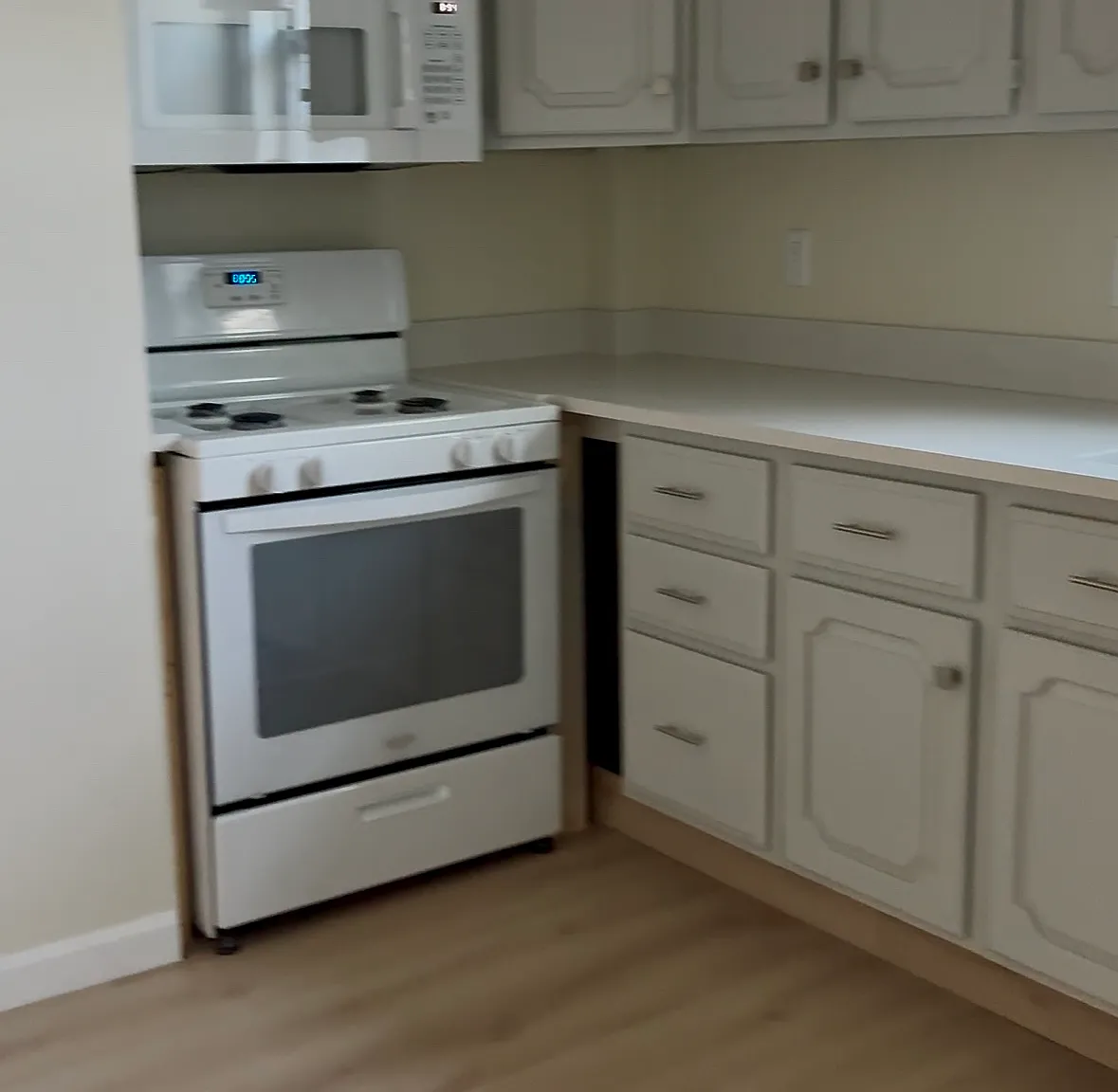 2 bed, 1000 sqft, $2,500 — Photo 2