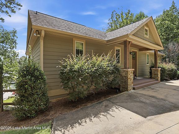 4th image of 334 Pine Needle Ln