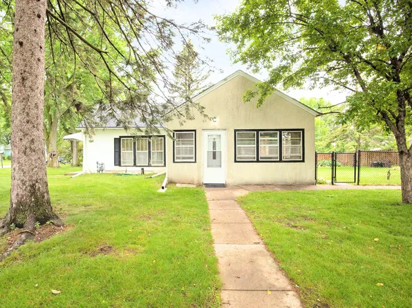 2493 15th Ave E, North Saint Paul, MN 55109