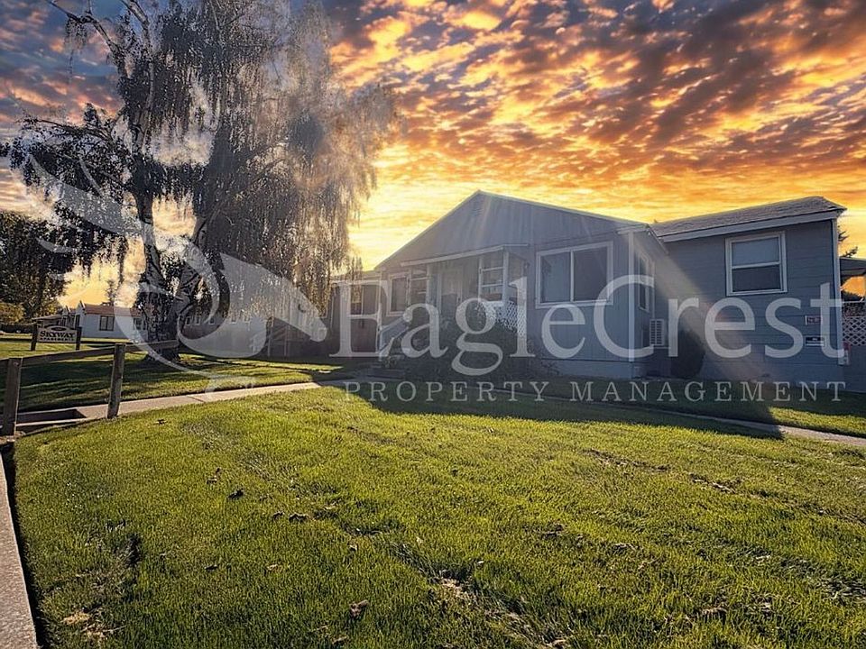 1st image of 204 SE 12th St APT 3