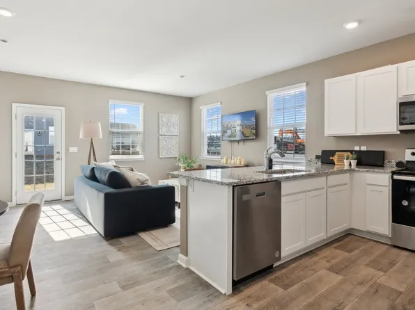 22 W Strasburg Rd, Front Royal, VA 22630
