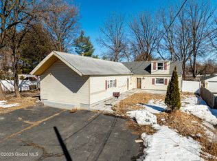 23 Pinehurst Rd, Albany, NY 12205