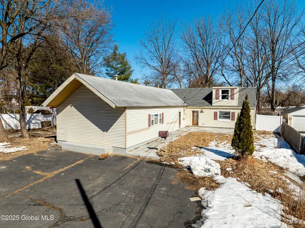 23 Pinehurst Road, Colonie, NY 12205