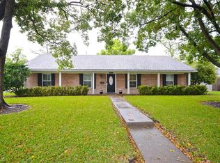 9550 Meadowglen Ln, Houston, TX 77063