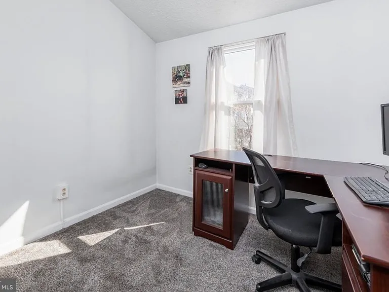 72 Stoneshire Dr — Photo 9